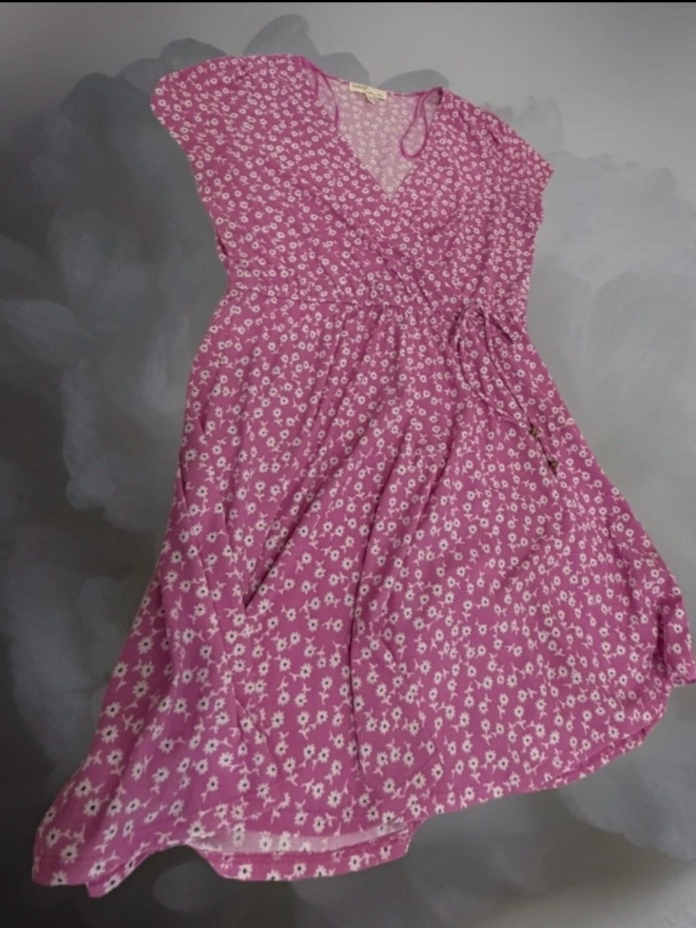 NWT Bebop Floral Short Sleeve V Neck Lightweight Midi Dress